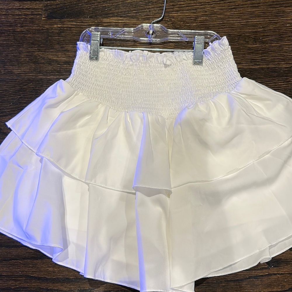 Ruffle white skirt